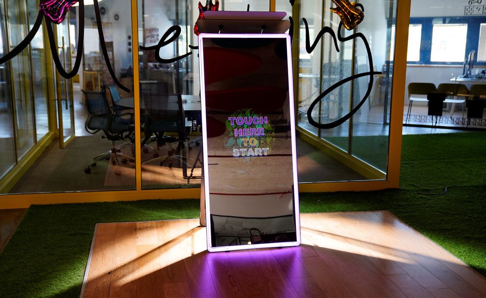 The Mirror Air Booth